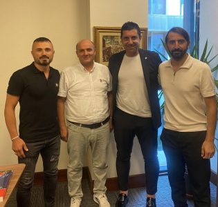 AMATÖR FUTBOLCULAR HAKLARINI ARIYOR